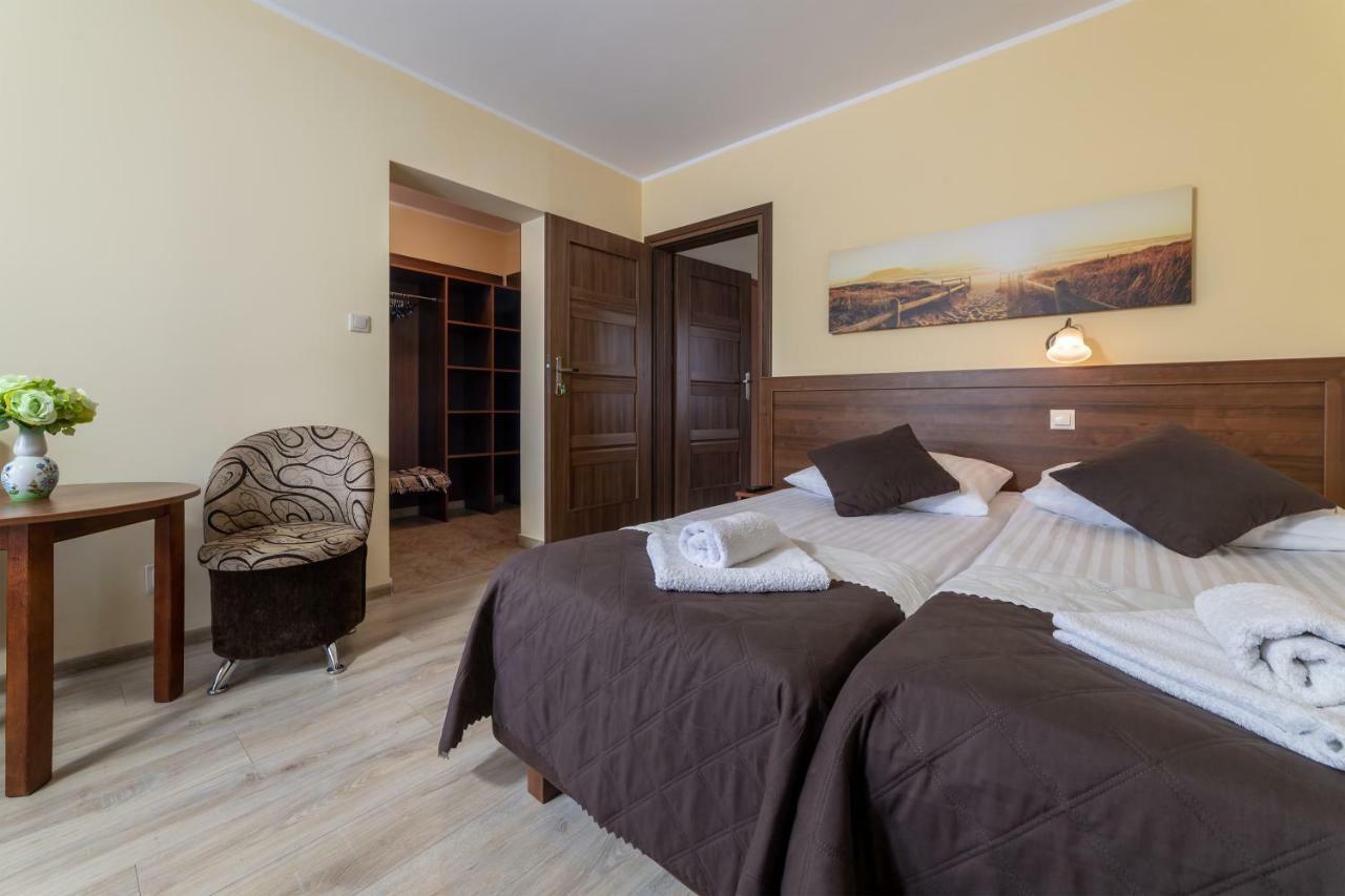 Dom Jastrzebia Z Basenem I Jacuzzi Apartment Jastrzębia Góra Екстериор снимка